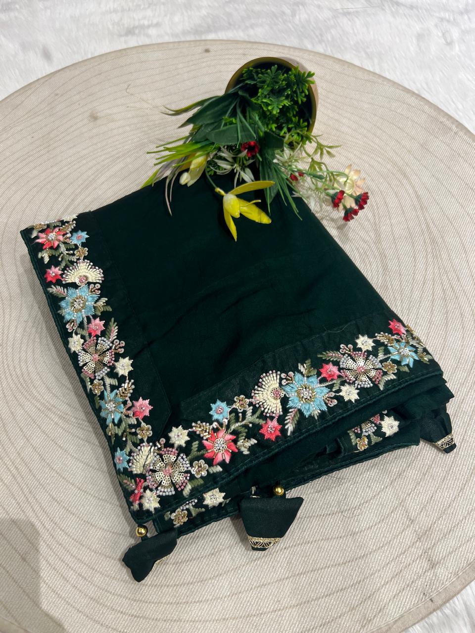 Elegant Organza Saree with Border Work & Designer Blouse🌸✨