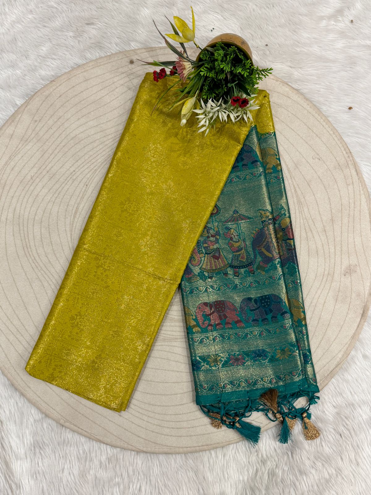 β¨ Elegant Dual-Tone Kanjivaram Silk Saree with Designer Pallu | Traditional Yet Trendy π