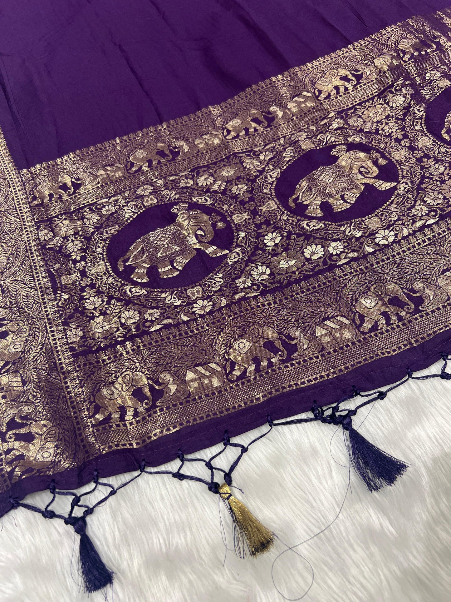 β¨ Gorgeous Soft Silk Saree with Designer Pallu & Shiny Work | Elegant Galaborder with Big Jula Latkan π«