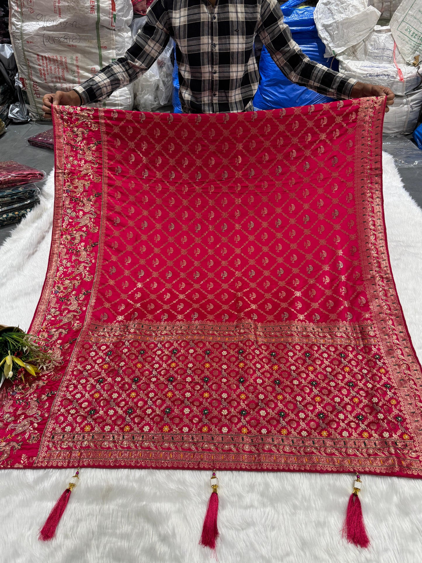 πΈ Exquisite Pure Silk Saree with Jardoshi & Thread Work | Rich Bird Motifs for Weddings & Special Occasions β¨π¦