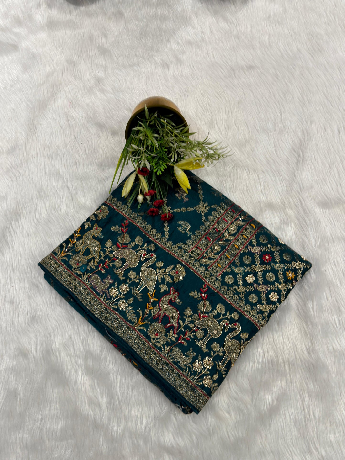 πΈ Exquisite Pure Silk Saree with Jardoshi & Thread Work | Rich Bird Motifs for Weddings & Special Occasions β¨π¦