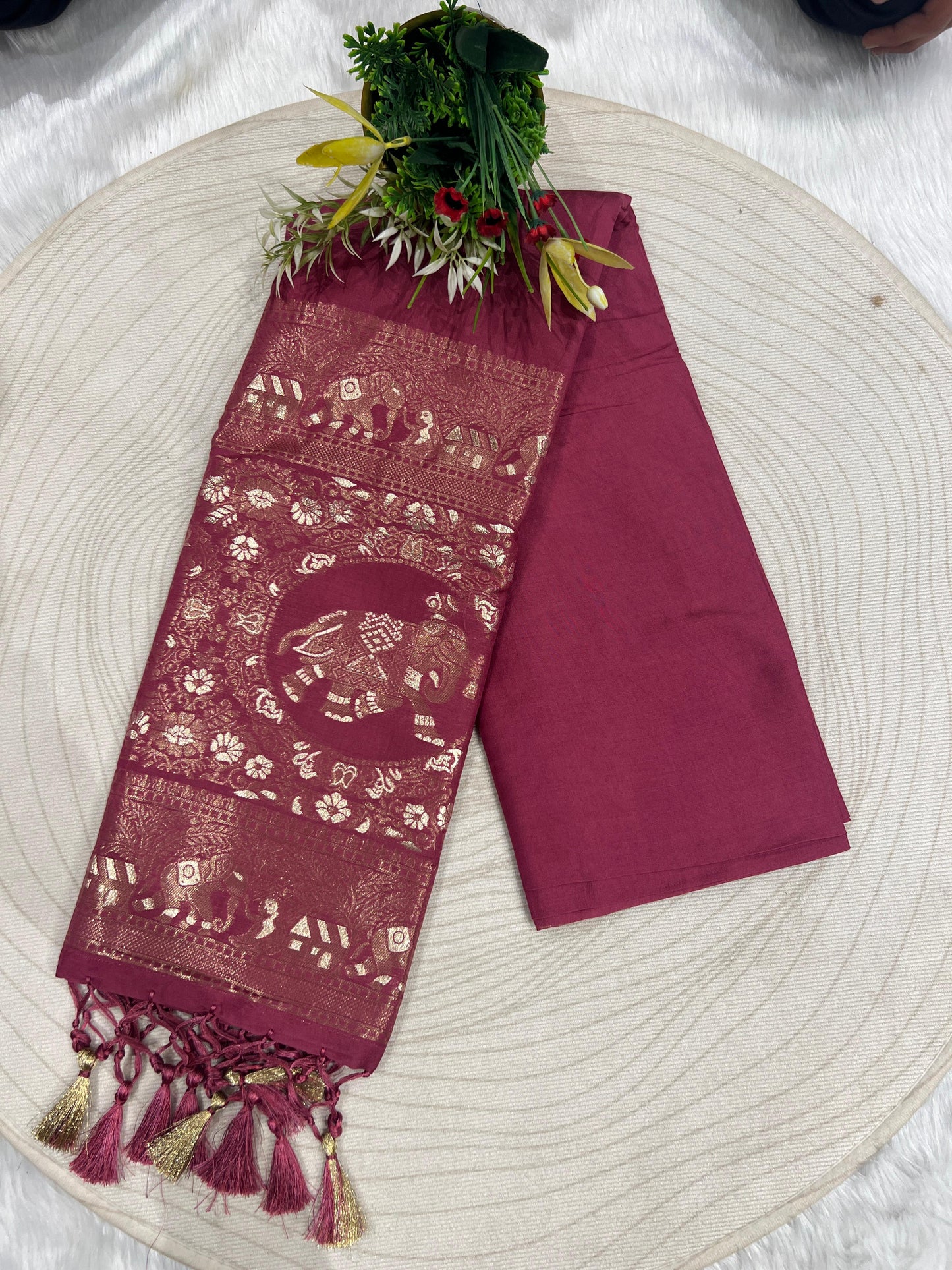 β¨ Gorgeous Soft Silk Saree with Designer Pallu & Shiny Work | Elegant Galaborder with Big Jula Latkan π«