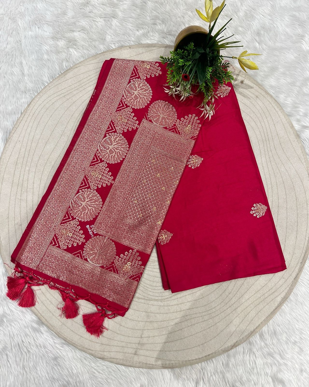 π Gala Border Saree with Unique Embroidery | Multi-Color Elegance π | Festive & Bridal Special π