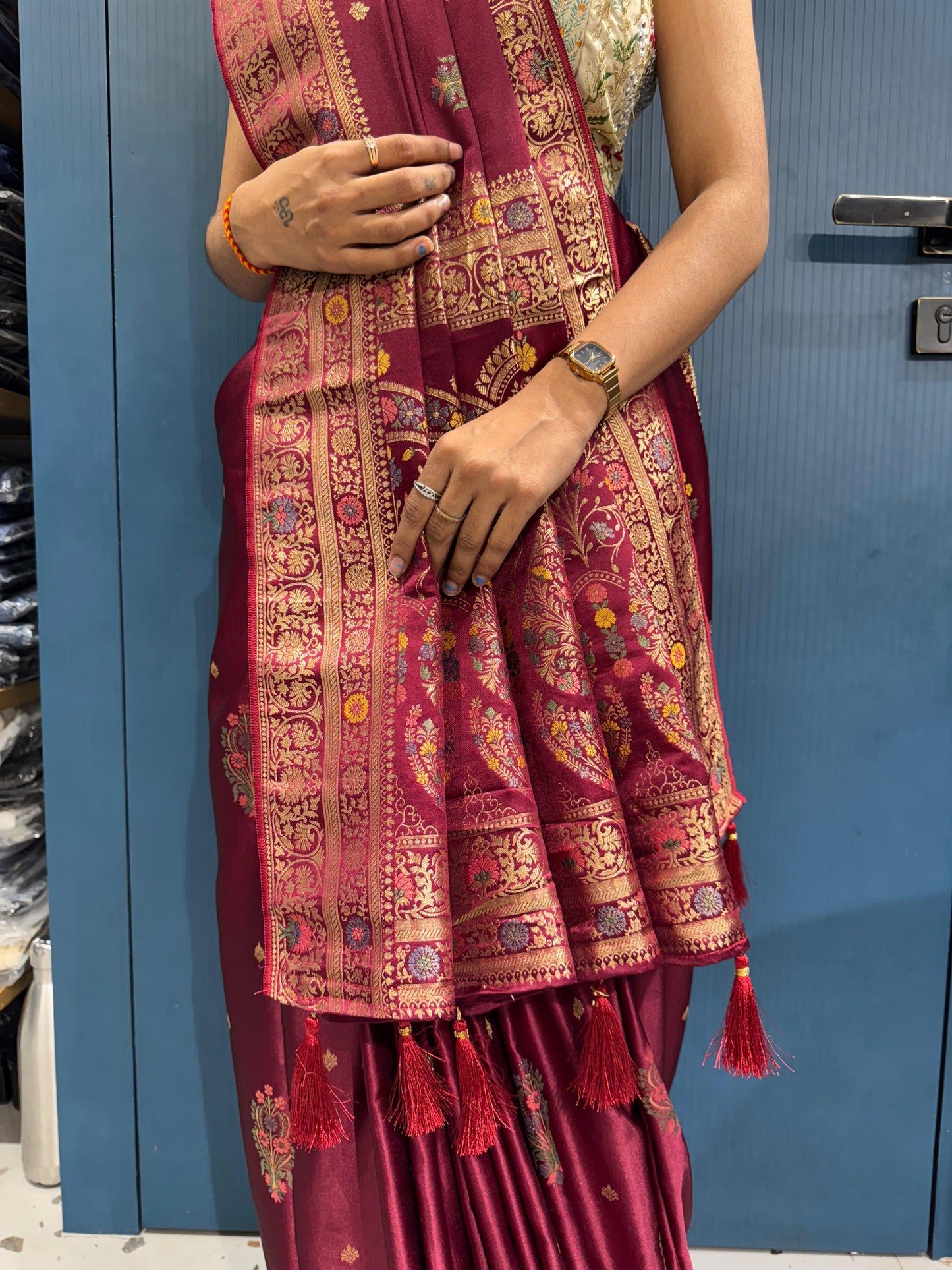 ๐ Classic Silk Saree with Designer Pallu โจ | Embroidered Border & Latkan Detailing ๐ซ | Timeless Elegance