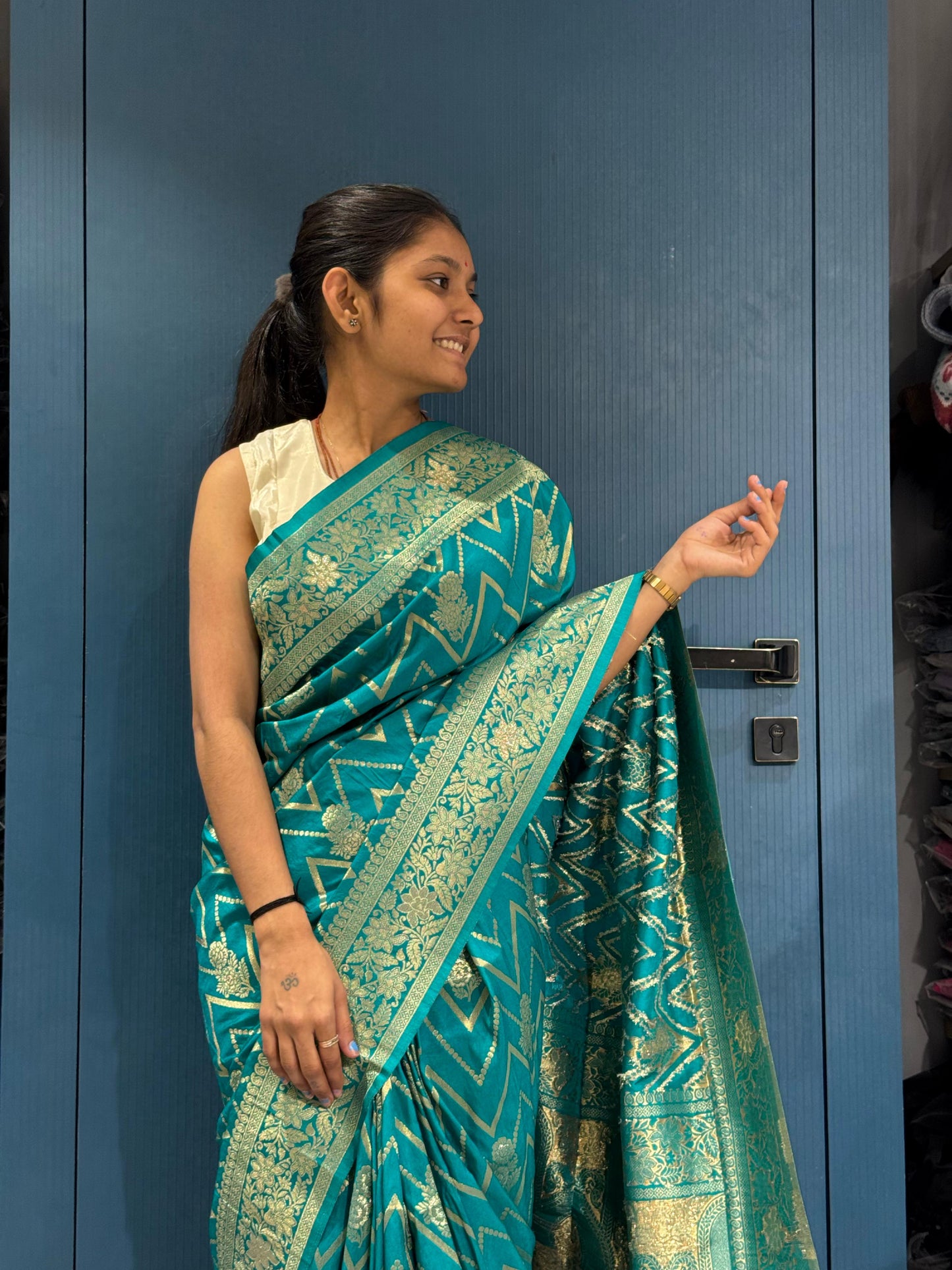 โจ Glamorous Leheriya Saree with Golden Border ๐ | Zigzag Pattern Elegance ๐ | Festive & Party Wear Saree