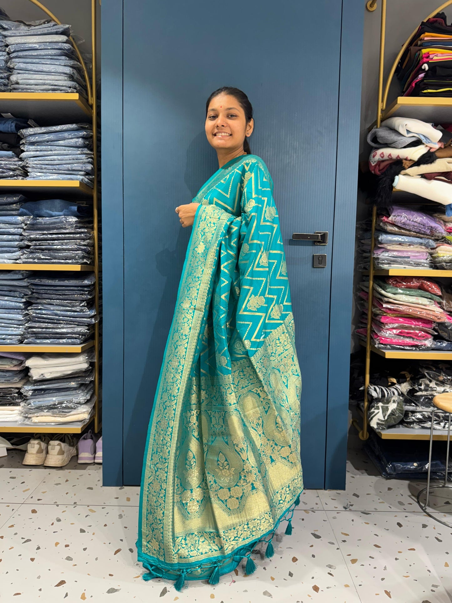 โจ Glamorous Leheriya Saree with Golden Border ๐ | Zigzag Pattern Elegance ๐ | Festive & Party Wear Saree