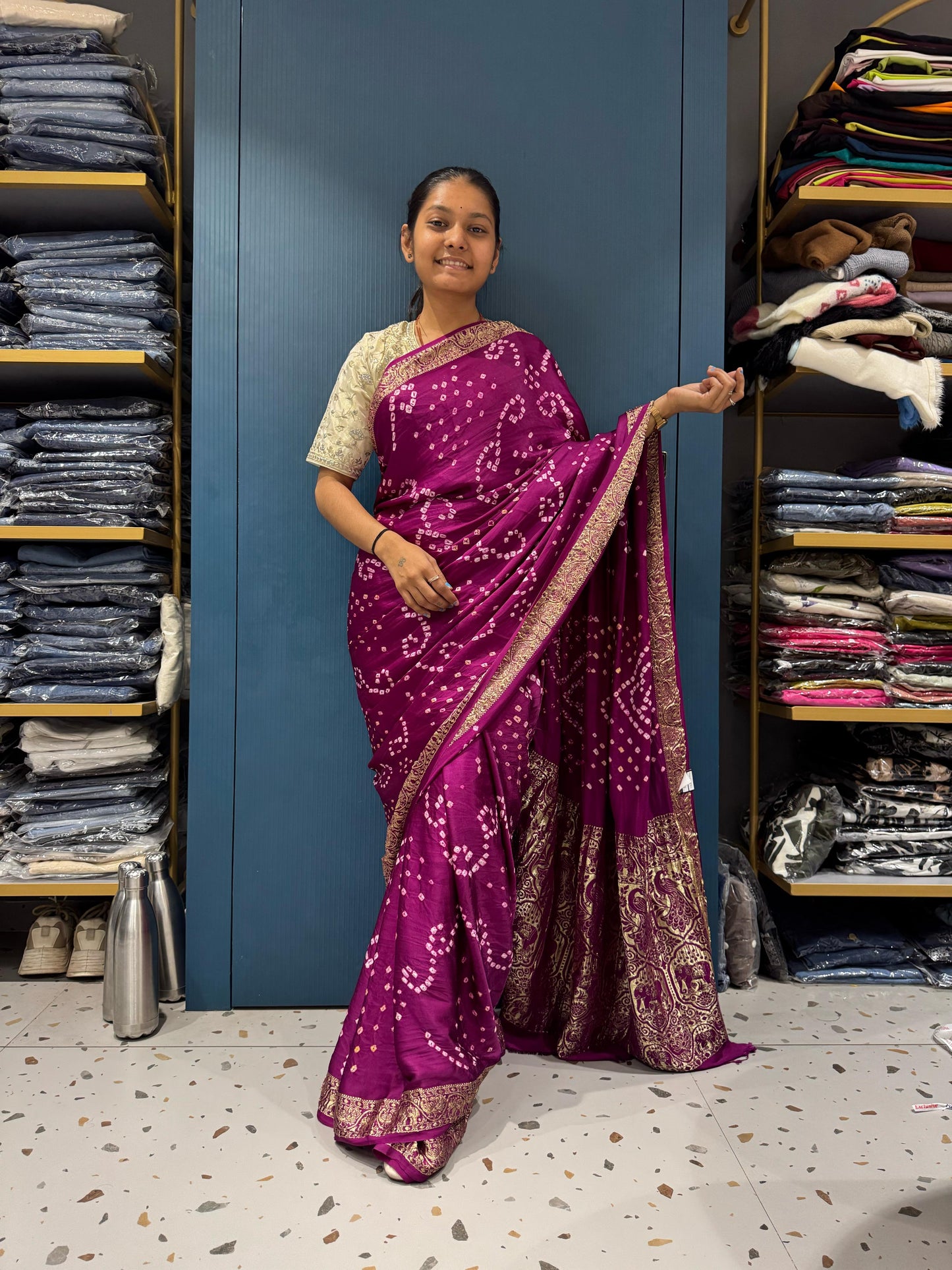 πΈ Pure Bandhani Bandhej Saree with Nakshi Pallu β¨ | Traditional Handcrafted Elegance | Festive & Cultural Wear π
