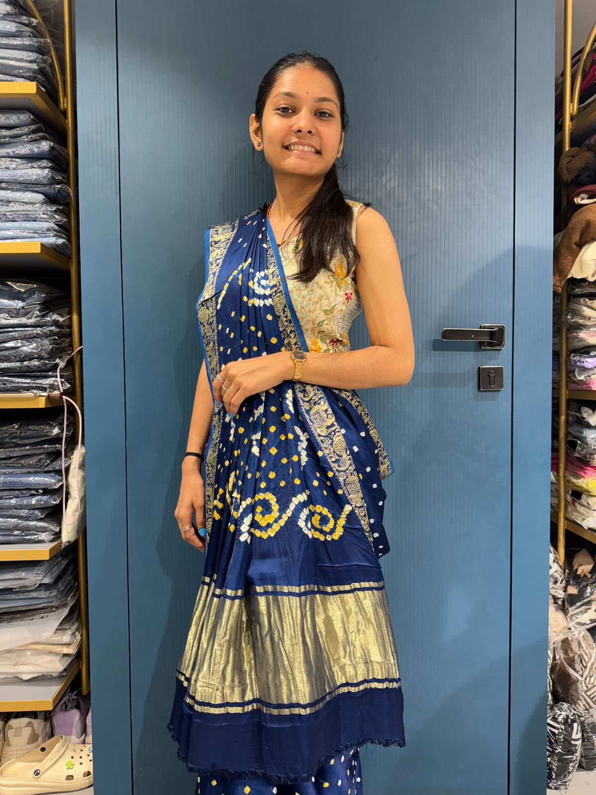 ๐ผ Pure Bandhani Saree with Lagdi Patto ๐ | Nakshi Worked Border | White & Yellow Bandhej Traditional Beauty ๐