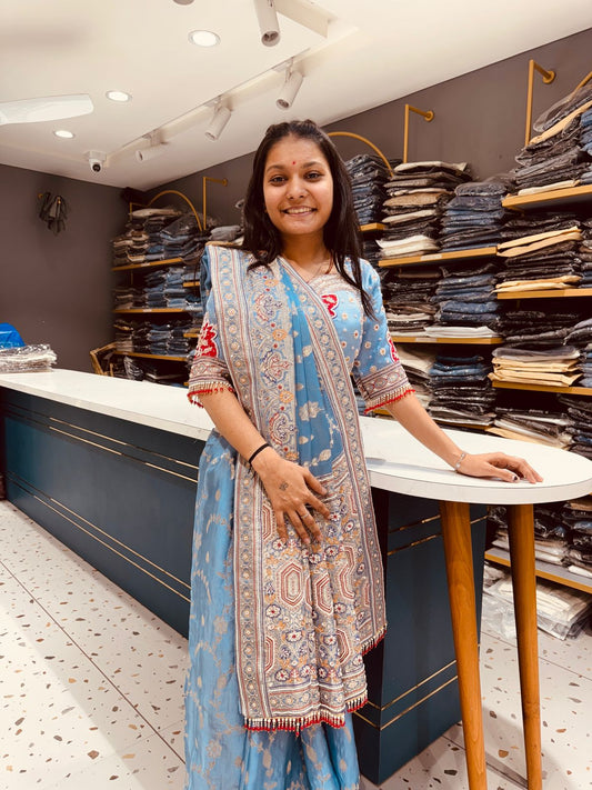 π Luxury Masterpiece Designer Saree π | Full Zardosi, Moti & Weaving Work | Stitched Blouse with Heavy Latkan & Embroidery π«