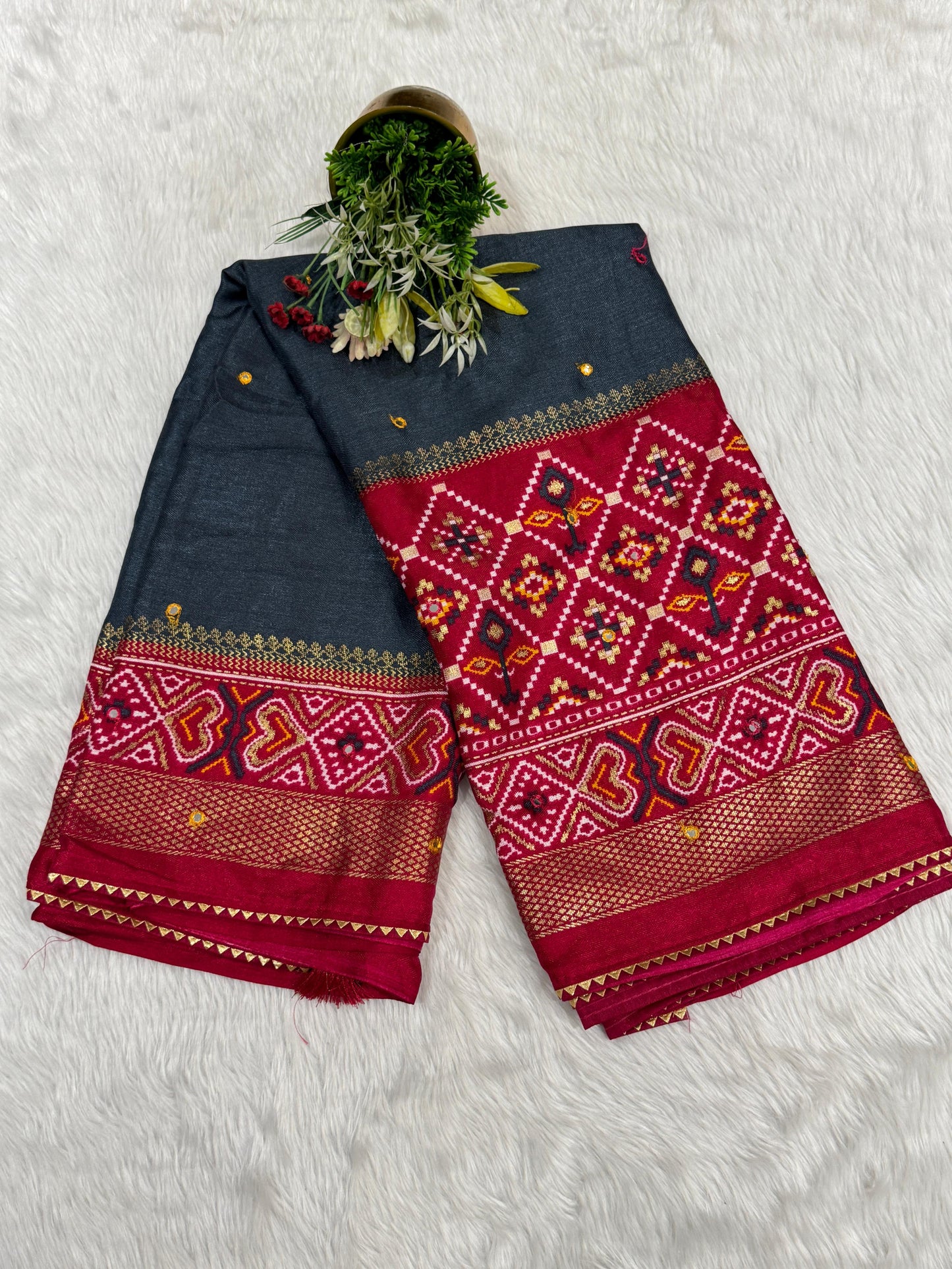 💫 Patola Style Saree with Full Pallu & Bottom Work 🧵 | Samosa-less Border ✨ | Budget-Friendly Traditional Wear 💸 | Perfect for Navratri & Festivals 💃