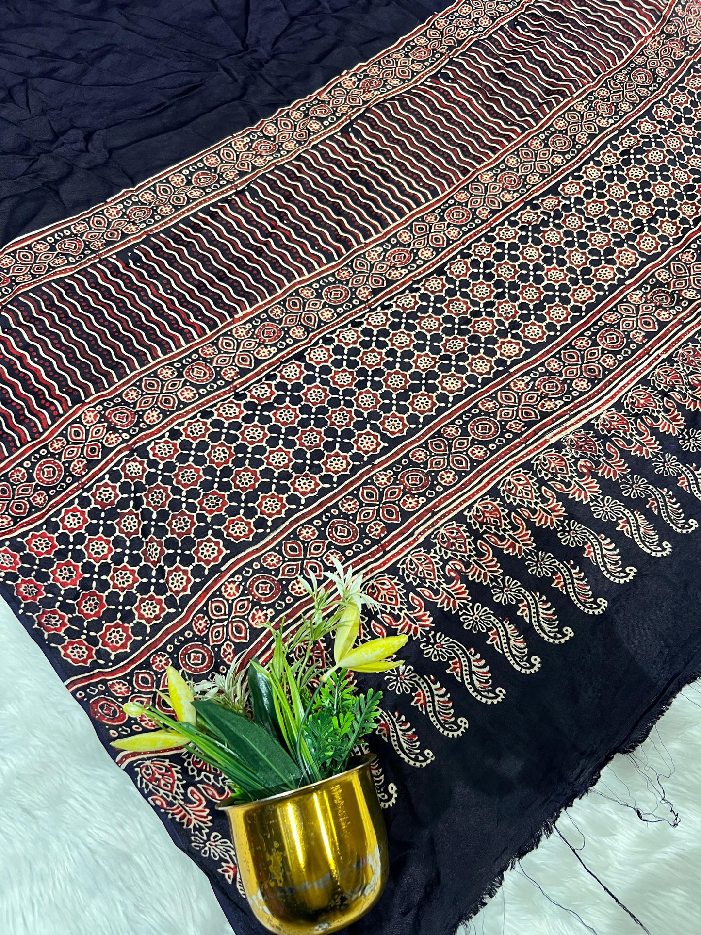 ๐งต Elegant Maroon Ajrakh Print Saree ๐ธ | Pallu with Lagdi Patto ๐ซ | Gala Border Beauty ๐ | Gujaratโs Timeless Weave ๐ฎ๐ณ