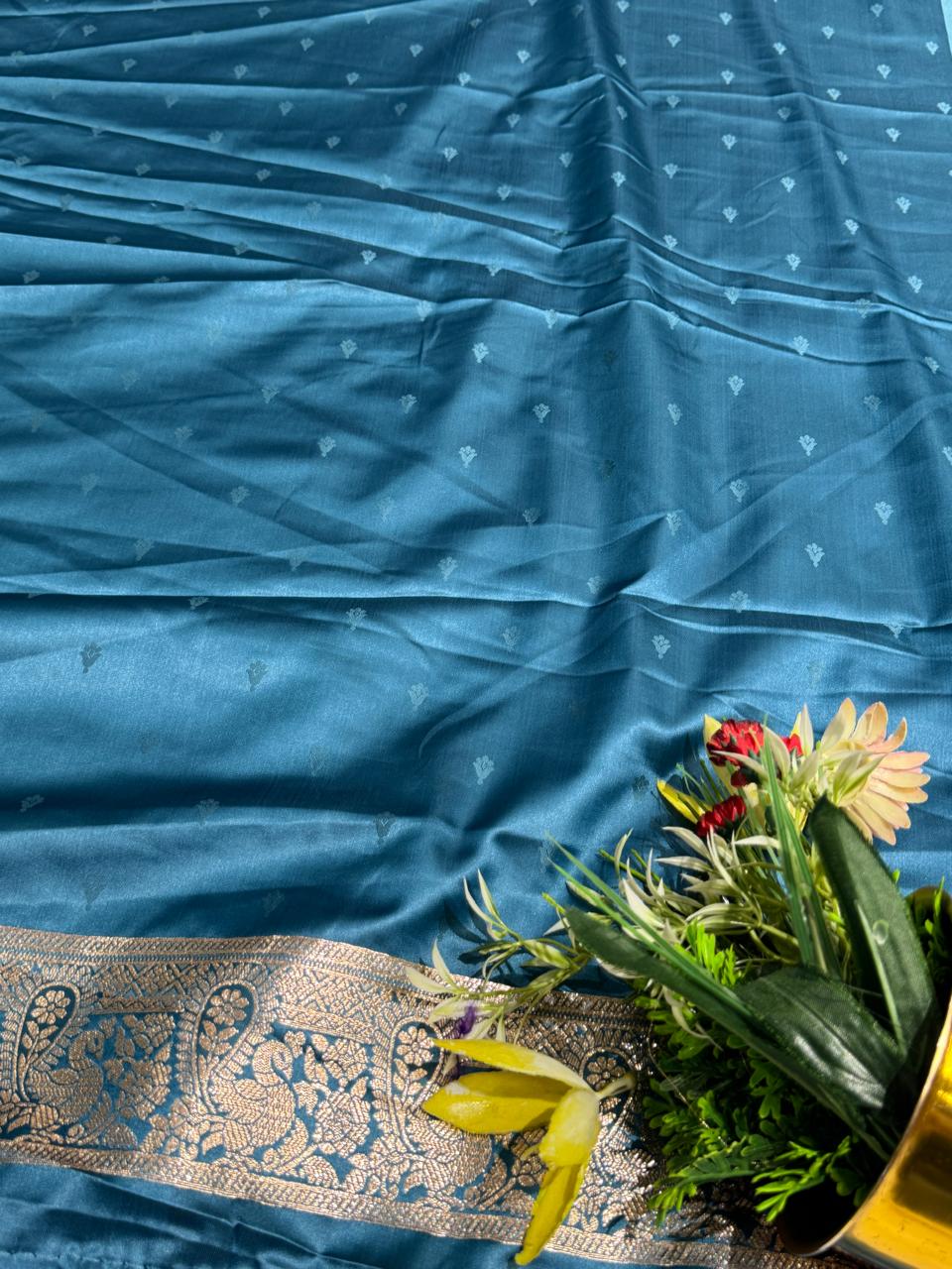 Elegant Pure Satin Silk Saree with Peacock Pallu Design π¦ | Traditional Gujarati Style | Festive & Wedding Wear