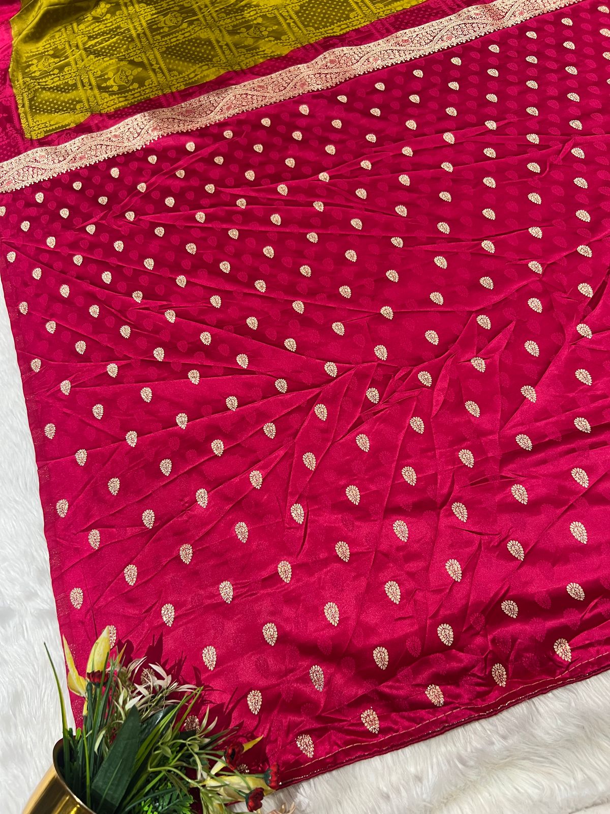 π« Bandhani Gharchola Saree with Lagdi Patto & Latkan | Heavy Dual-Tone Pallu | Designer Border π§΅β¨