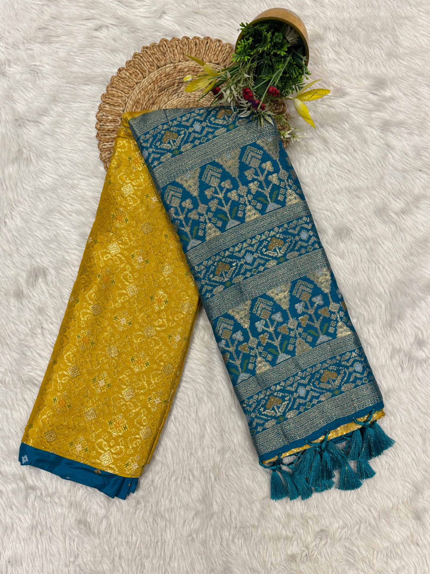 π Double Colour Designer Party Wear Saree π | Contrast Pallu with Resham Jalar Border β¨ | Shagun Fashion Exclusive