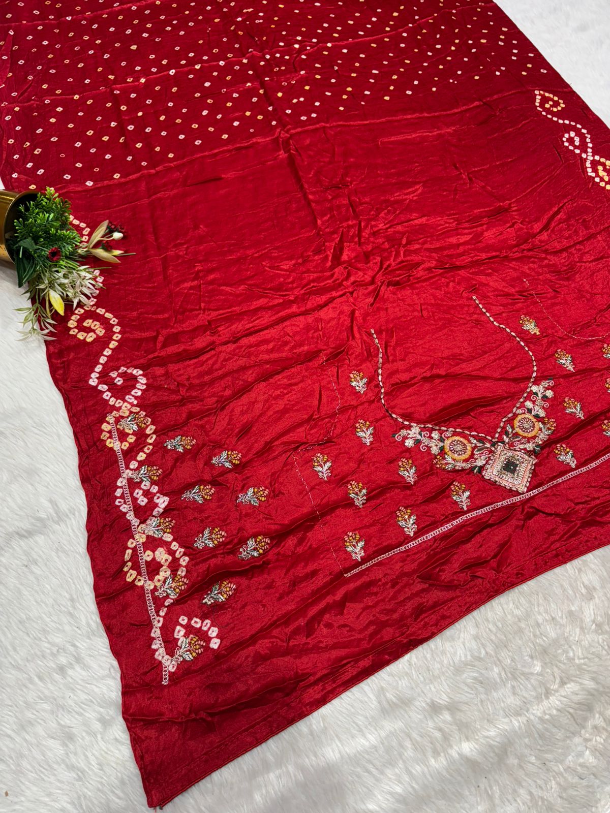 πͺ Traditional Bandhani Saree with Kachhi Embroidery & Mirror Work | Festive & Wedding Wear