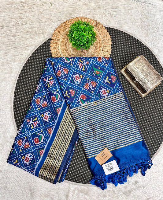 Traditional Patola Silk Saree with Golden Zari – Handwoven Double Ikat