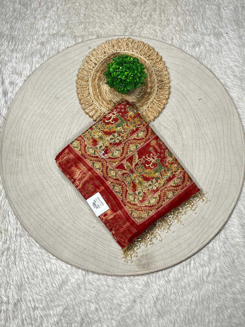 SHAGUN FASHION Silk Saree with Floral Zari Work & Designer Pallu