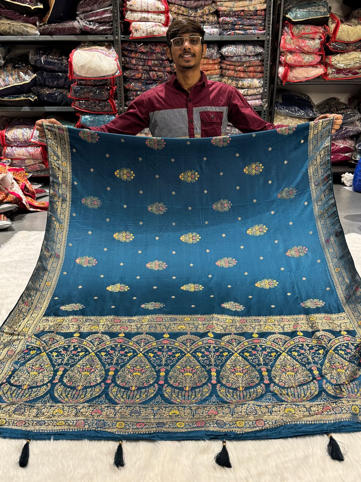 ๐ Classic Silk Saree with Designer Pallu โจ | Embroidered Border & Latkan Detailing ๐ซ | Timeless Elegance