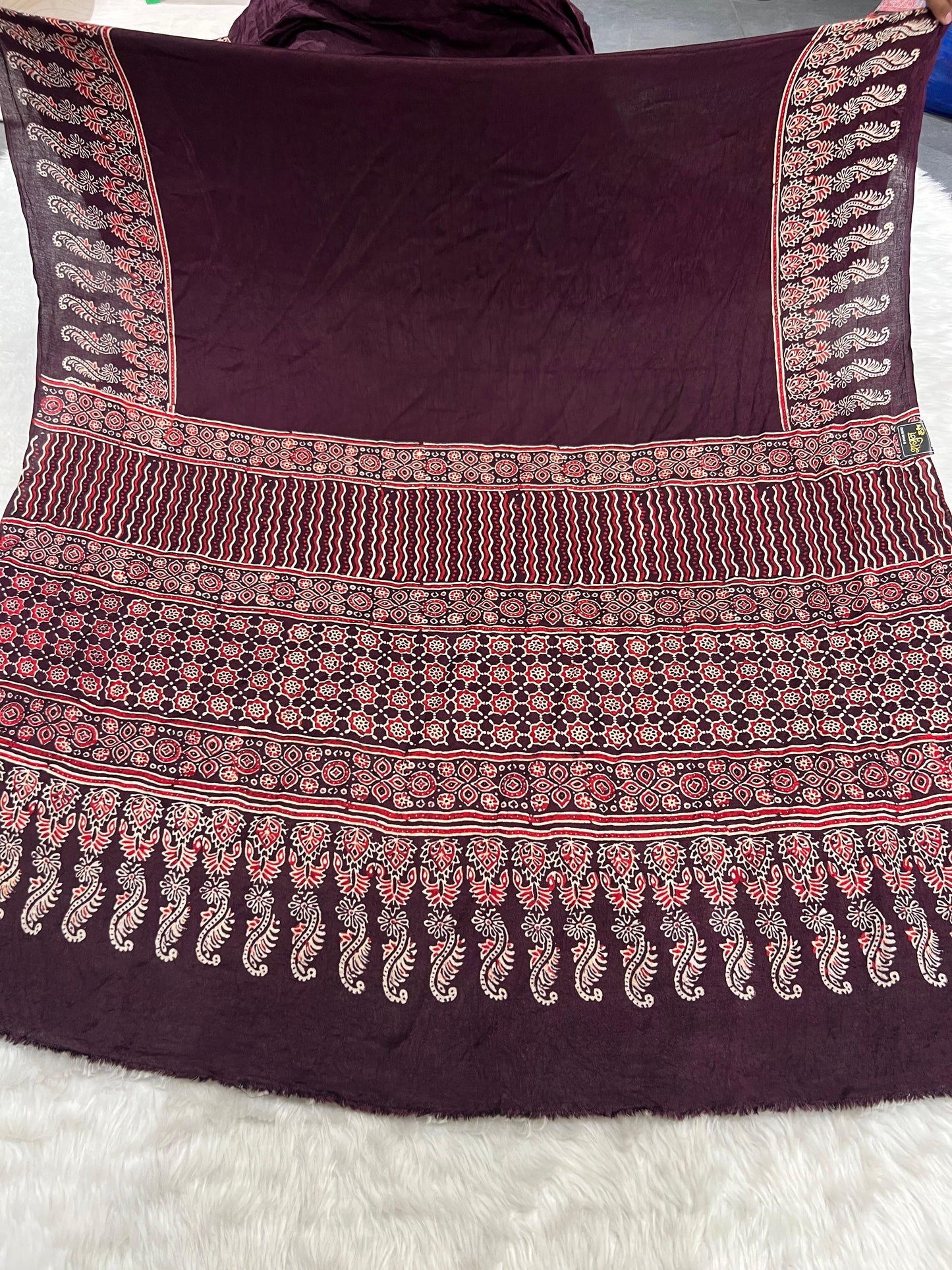 ๐งต Elegant Maroon Ajrakh Print Saree ๐ธ | Pallu with Lagdi Patto ๐ซ | Gala Border Beauty ๐ | Gujaratโs Timeless Weave ๐ฎ๐ณ