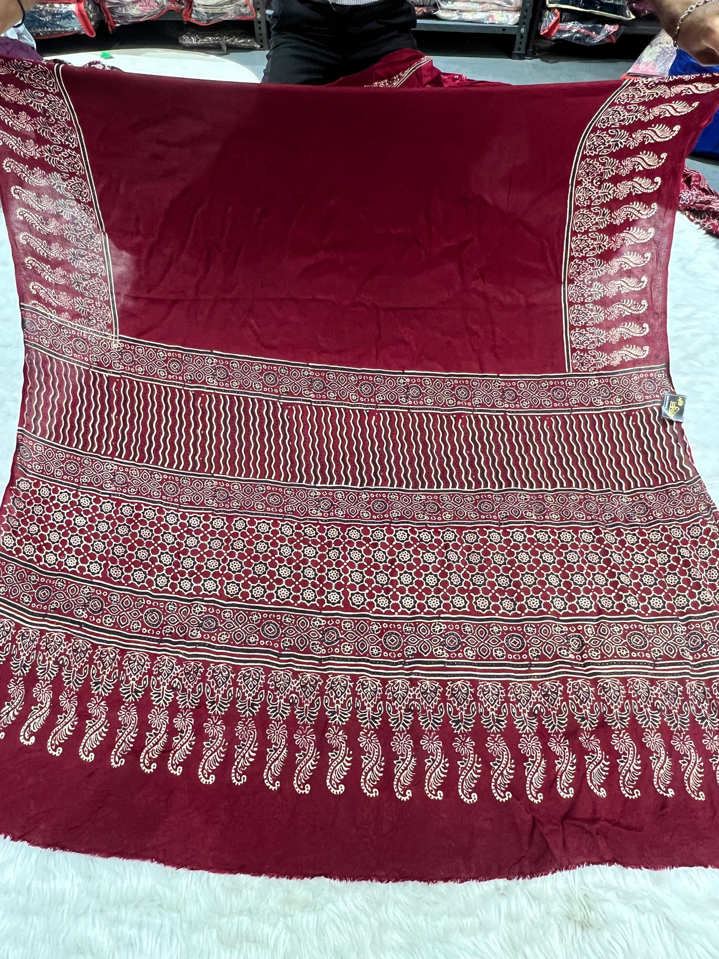 ๐งต Elegant Maroon Ajrakh Print Saree ๐ธ | Pallu with Lagdi Patto ๐ซ | Gala Border Beauty ๐ | Gujaratโs Timeless Weave ๐ฎ๐ณ