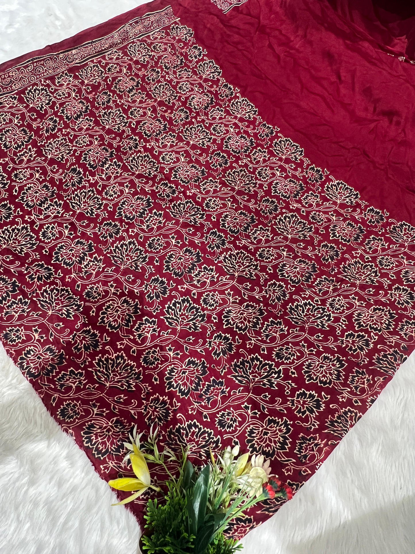 ๐งต Elegant Maroon Ajrakh Print Saree ๐ธ | Pallu with Lagdi Patto ๐ซ | Gala Border Beauty ๐ | Gujaratโs Timeless Weave ๐ฎ๐ณ