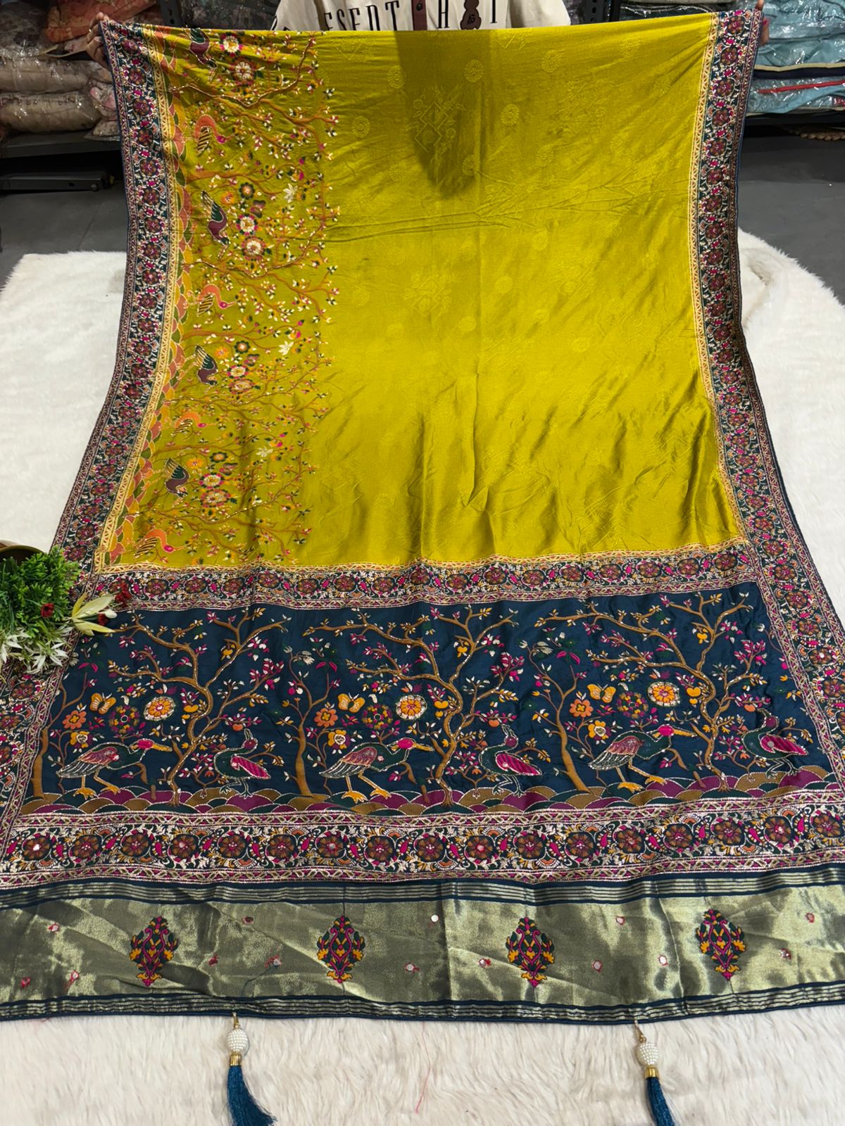โจ Traditional Pashmina Saree with Red Maroon Pallu ๐๏ธ | Moti & Embroidery Bird Design ๐ณ | Festive & Wedding Wear ๐