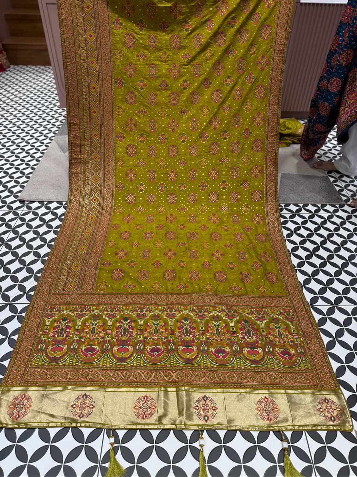 Pashmina Saree with Lagdi Patta & Tassel Pallu