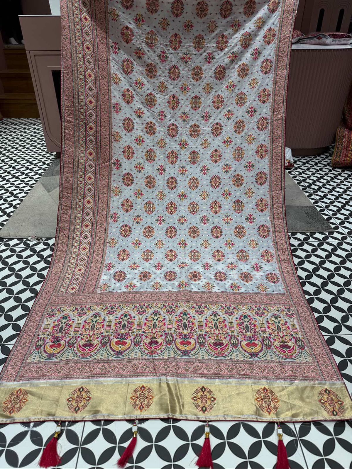 Pashmina Saree with Lagdi Patta & Tassel Pallu