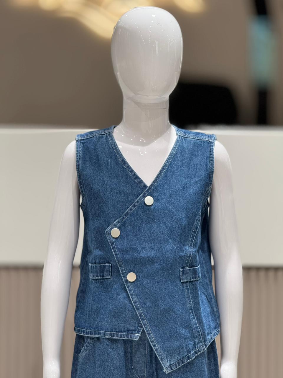 SHAGUN FASHION Cool & Stylish Kids Denim Co-Ord Set (Vest & Wide-Leg Jeans)SHAGUN FASHION Cool & Stylish Kids Denim Co-Ord Set (Vest & Wide-Leg Jeans)