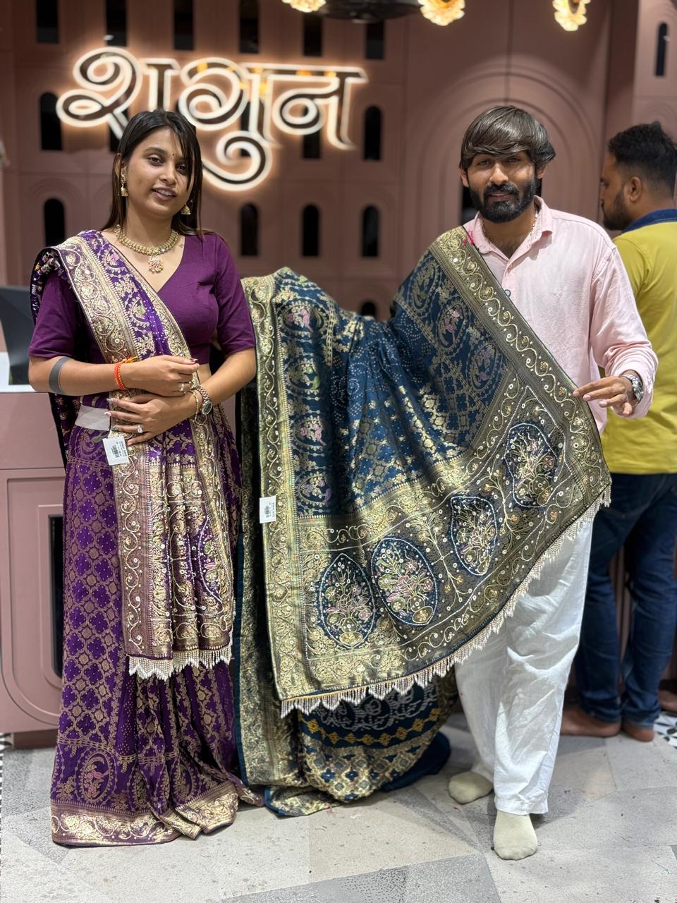 SHAGUN FASHION Pure Silk Bandhani & Banarasi Zari Work Heavy Designer Saree with Pearl Lace Border