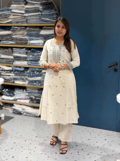 SHAGUN FASHION Classic Cotton Embroidered Kurta Set for Women |  Ethnic Wear by Zankhi Boutique