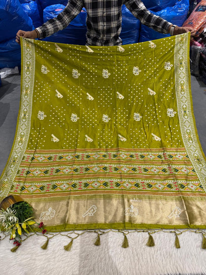 Exquisite Patola Saree with Lagdi Patto – Elegant Birds Work on Pallu 🦋✨