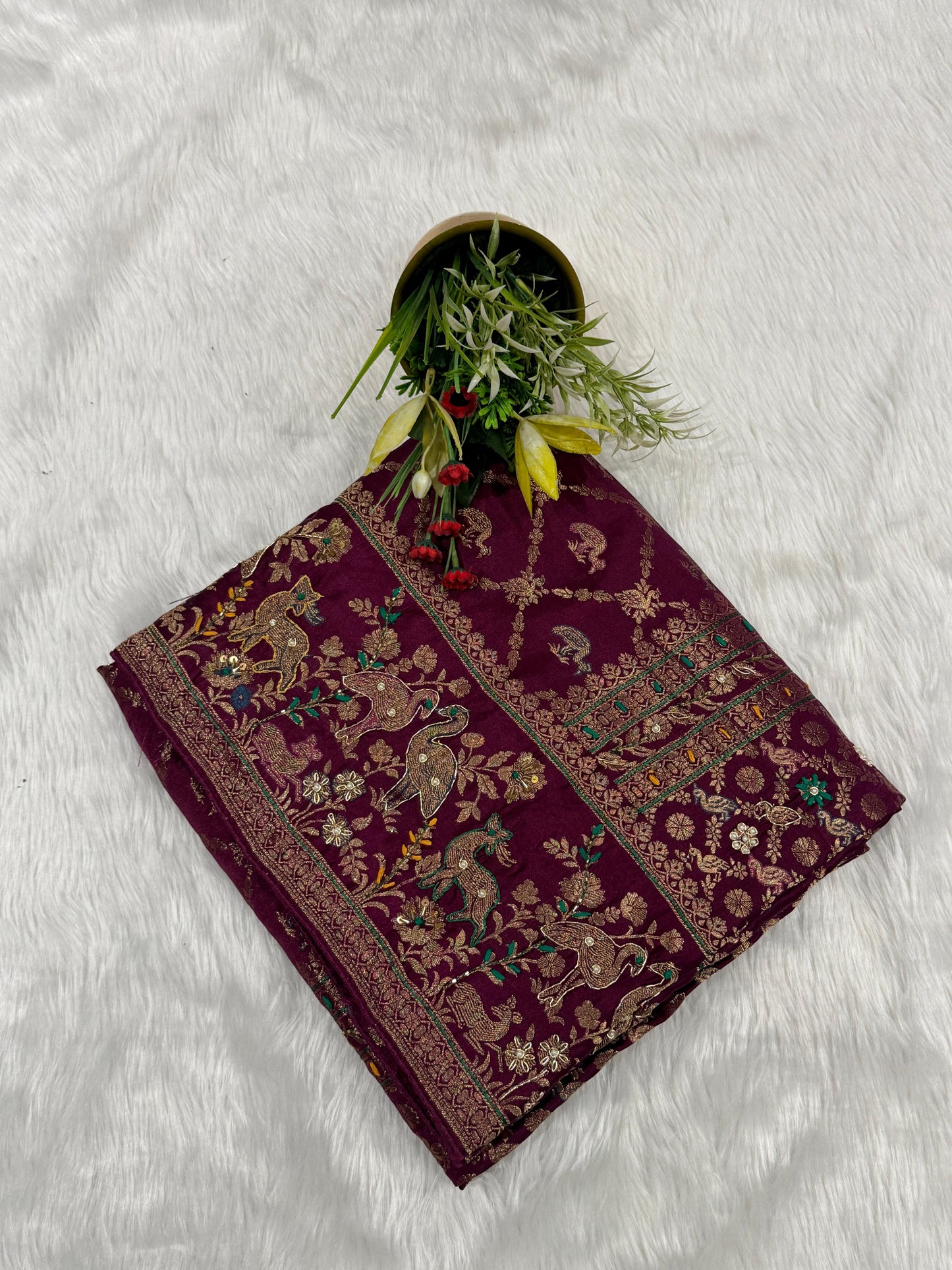 🌸 Exquisite Pure Silk Saree with Jardoshi & Thread Work | Rich Bird Motifs for Weddings & Special Occasions ✨🦜