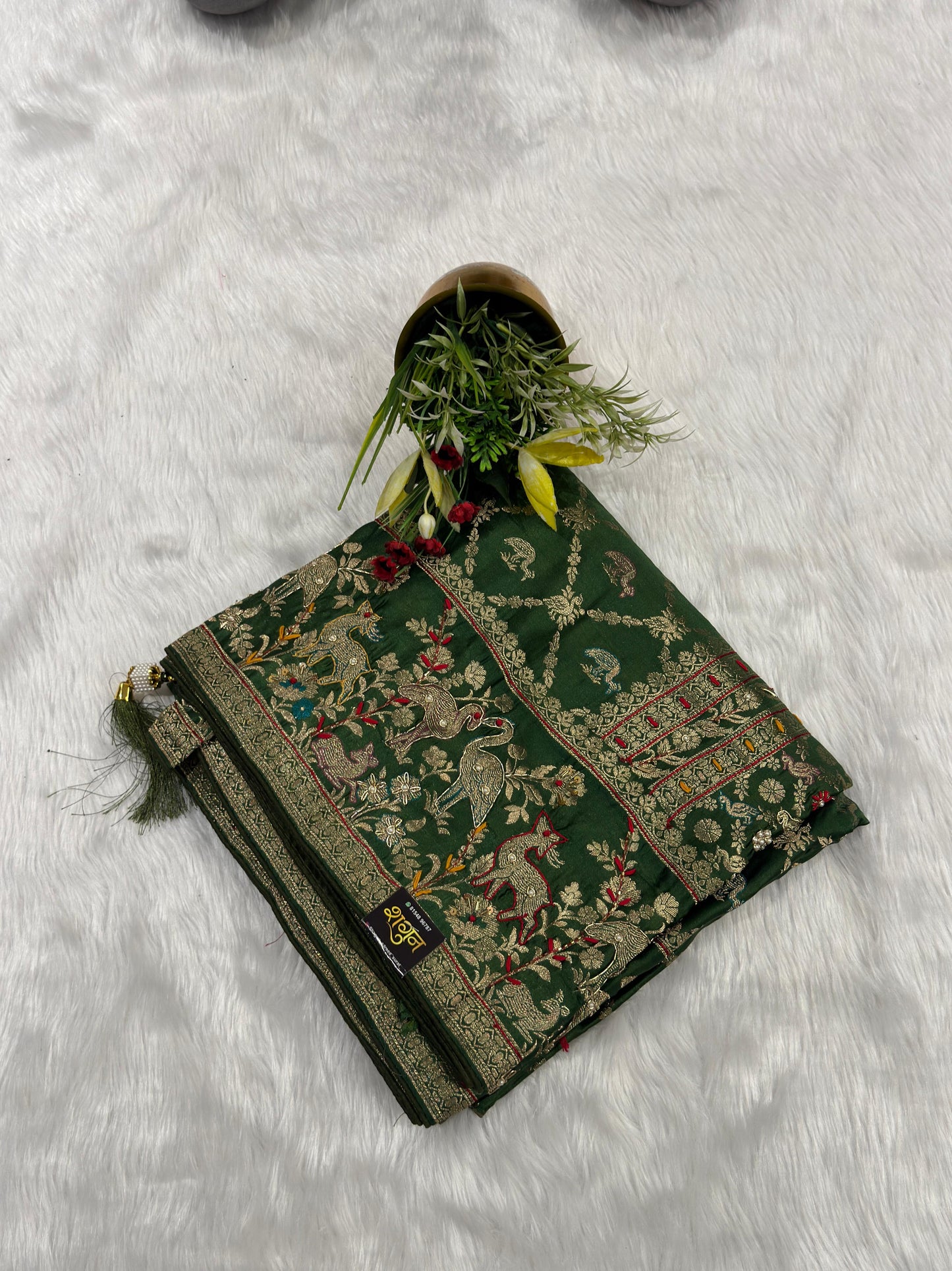 🌸 Exquisite Pure Silk Saree with Jardoshi & Thread Work | Rich Bird Motifs for Weddings & Special Occasions ✨🦜