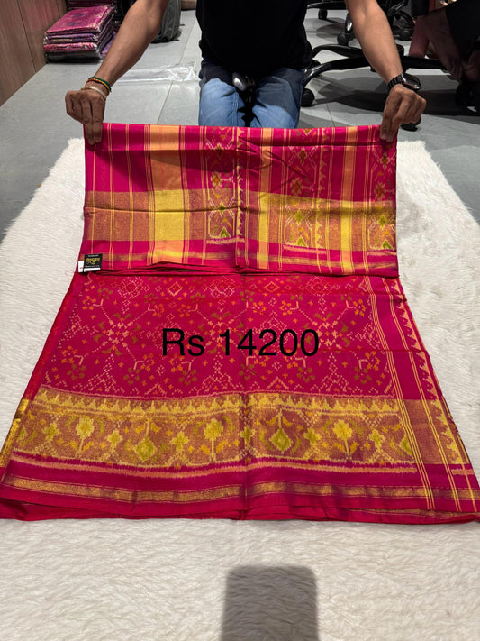 🌸 Pure Rajkoti Patola Silk Saree | Pink with Golden Patta Border 💫 | Lightweight & Luxurious 🌟