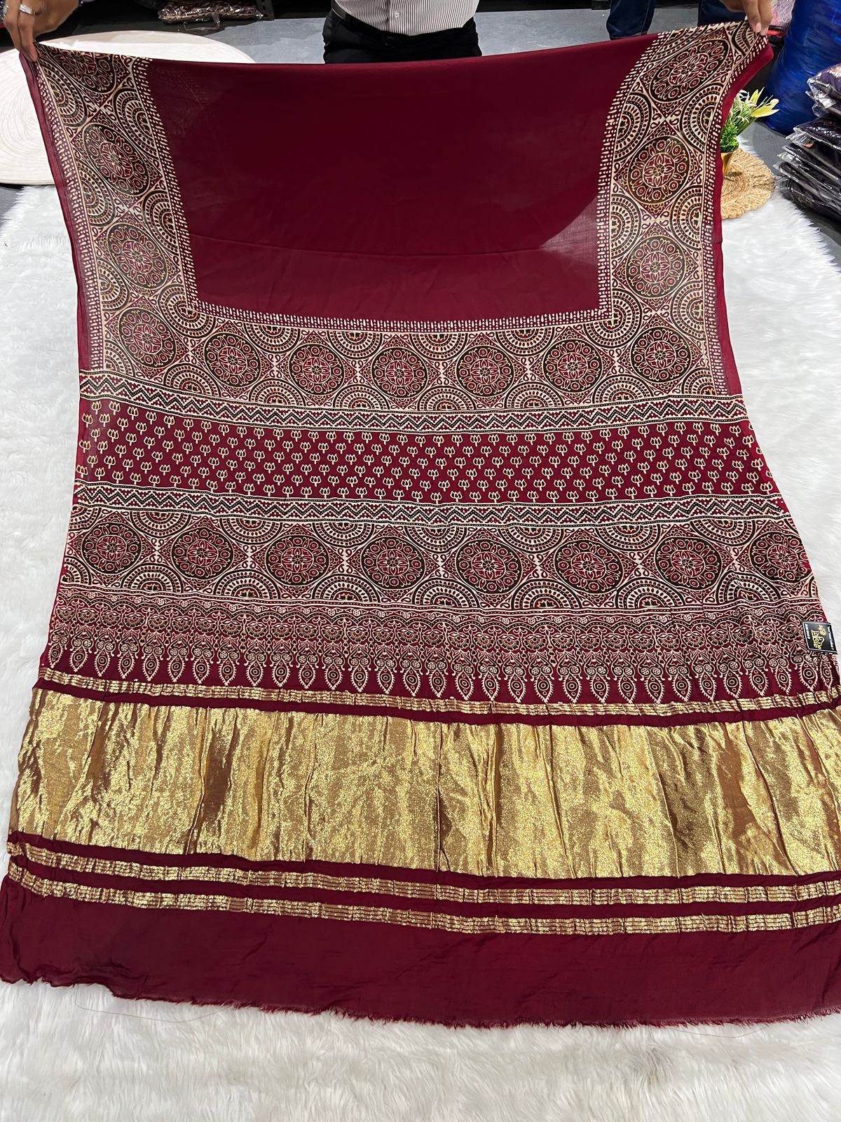 🌿 Maroon Ajrakh Print Saree with Floral Touch 🌸 | Lagdi Patto in Pallu ✨ | Elegant Gala Border 👑 | Handcrafted Gujarati Weave 🇮🇳
