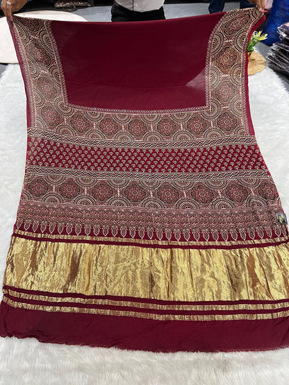 🌿 Maroon Ajrakh Print Saree with Floral Touch 🌸 | Lagdi Patto in Pallu ✨ | Elegant Gala Border 👑 | Handcrafted Gujarati Weave 🇮🇳
