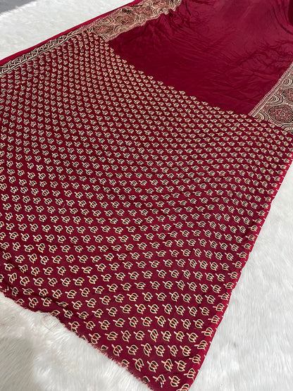 🌿 Maroon Ajrakh Print Saree with Floral Touch 🌸 | Lagdi Patto in Pallu ✨ | Elegant Gala Border 👑 | Handcrafted Gujarati Weave 🇮🇳