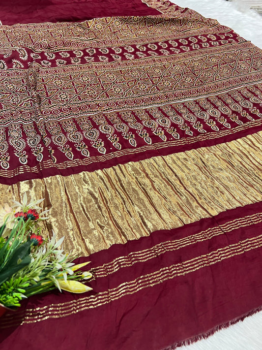 🌸 Handcrafted Maroon Ajrakh Saree 💃 | Floral Motifs 🌺 | Lagdi Patto Pallu ✨ | Gala Border Art 🇮🇳