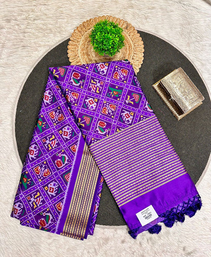 Traditional Patola Silk Saree with Golden Zari – Handwoven Double Ikat