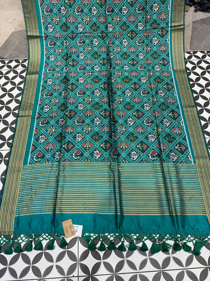 Traditional Patola Silk Saree with Golden Zari – Handwoven Double Ikat