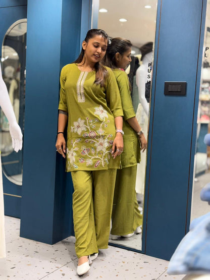 Floral Embroidered Kurti Set for Women | Straight Kurti with Pants – Shagun Fashion