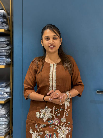 Floral Embroidered Kurti Set for Women | Straight Kurti with Pants – Shagun Fashion