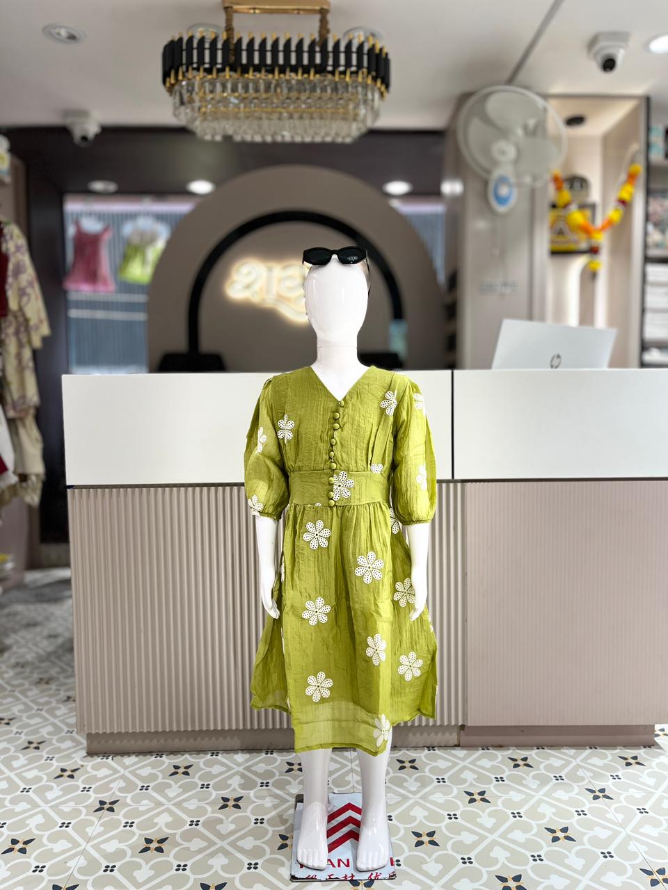 SHAGUN FASHION Floral Girls Outfit ||