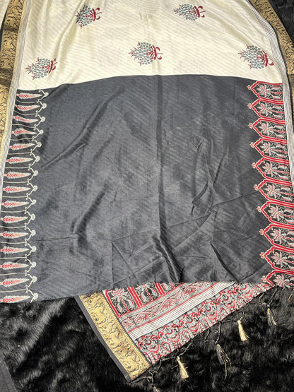 Off White Linen Silk Saree with Contrast Pallu & Zari Border | Shagun Sarees