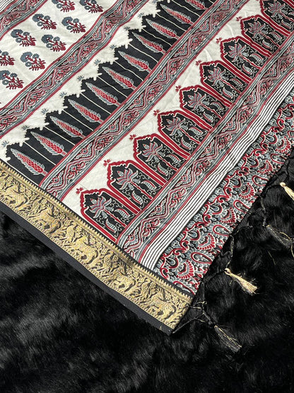 Off White Linen Silk Saree with Contrast Pallu & Zari Border | Shagun Sarees