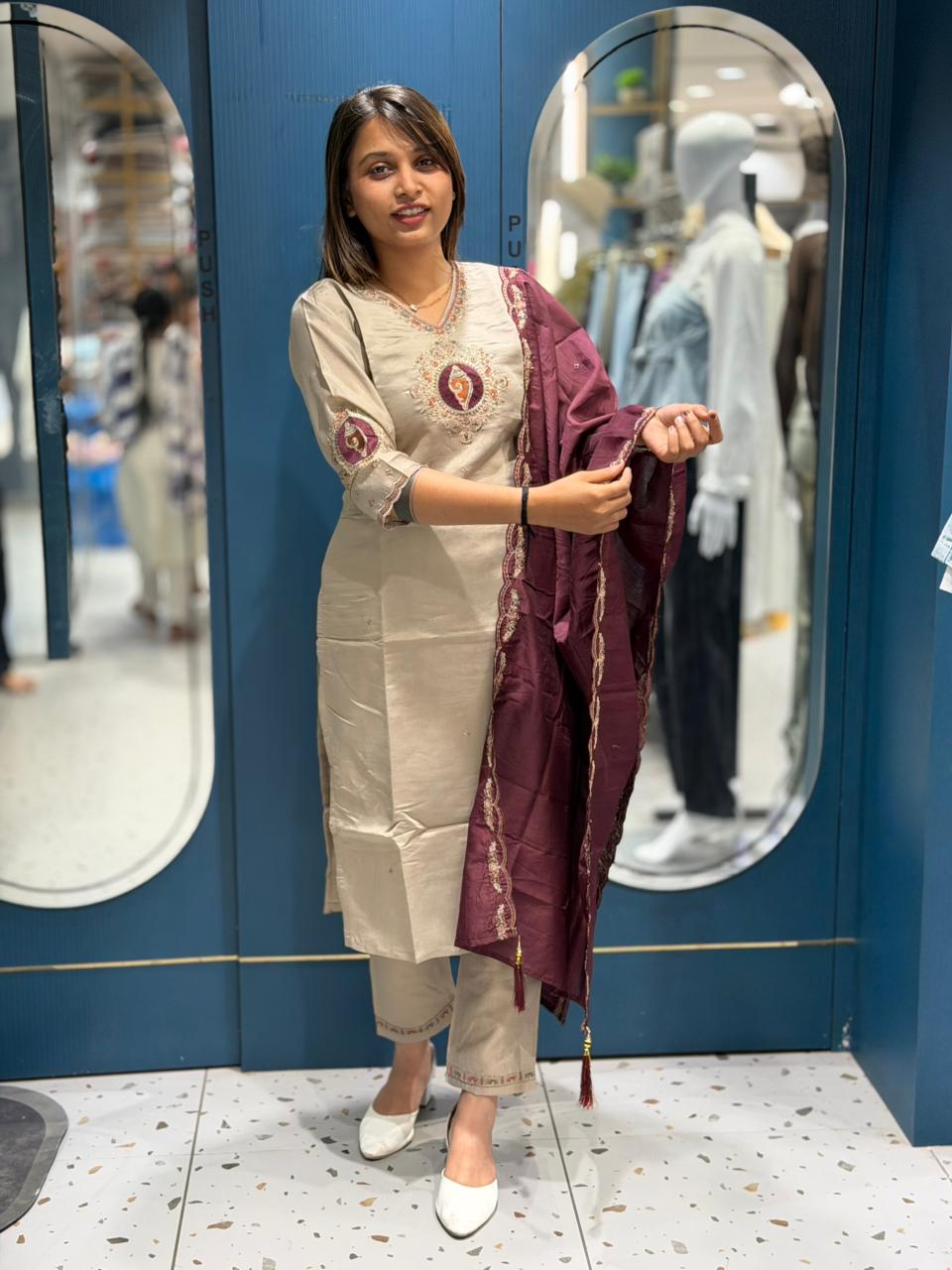 SHAGUN FASHION Elegant Embroidered Kurta Set with Teal Dupatta