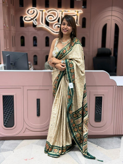 SHAGUN FASHION Beige Traditional Woven Saree with Contrast Border | Festive Ethnic Wear by Shagun Sarees