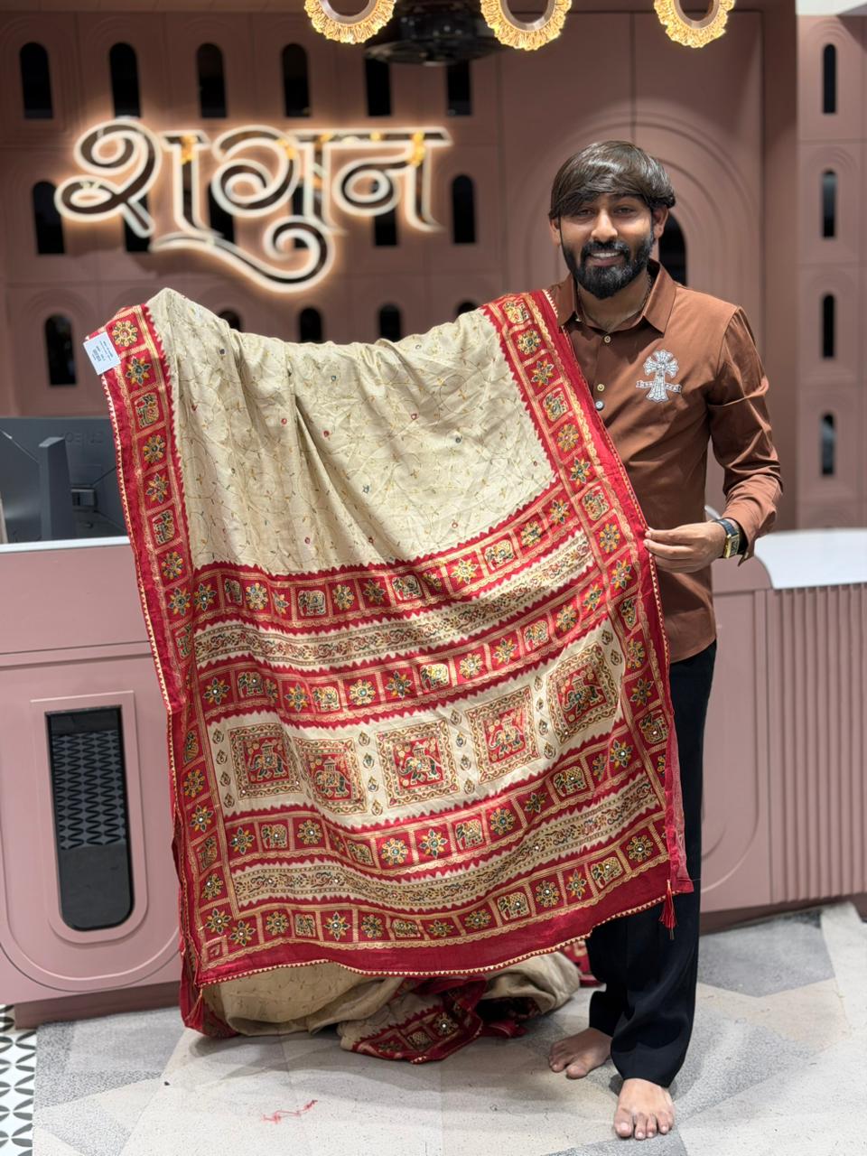 SHAGUN FASHION Beige Traditional Woven Saree with Contrast Border | Festive Ethnic Wear by Shagun Sarees