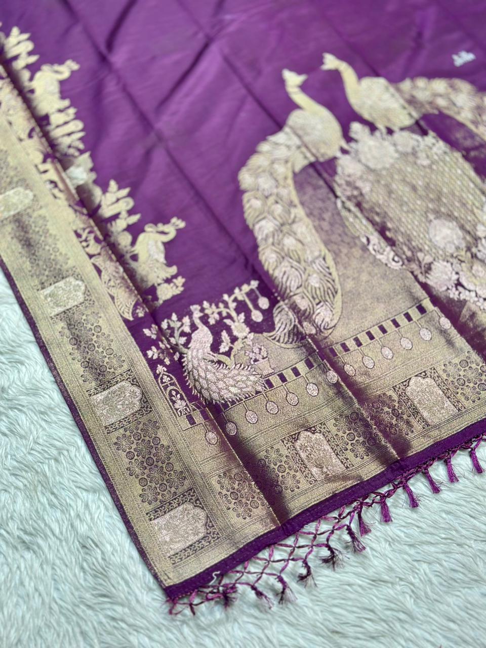 SHAGUN FASHION Premium Silk Saree with Rich Zari Border & Tassels – Elegant Festive Wear